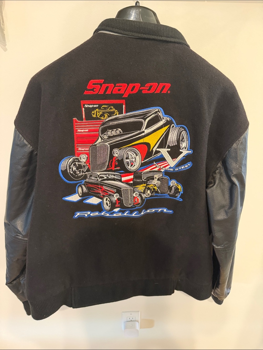 Snap-on/Choko Men's Black Bomber Jacket with Gray Sleeve Panels